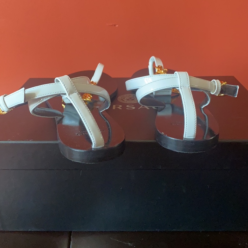 {{{SOLD}}} 💗 VERSACE 💗 - Picture 8 of 8